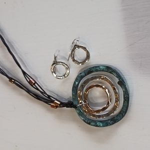 Black leather  10in rope necklace with matching earrings